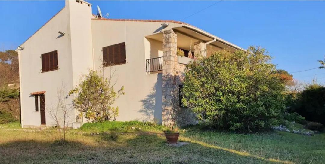 Jolie Maison Provençale Au Calme Casa de Férias *